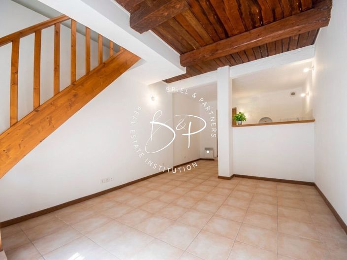 Image No.5-10 Bed House for sale