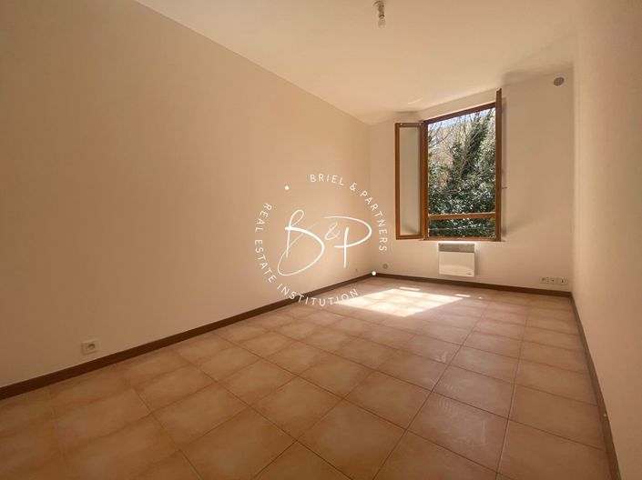Image No.6-10 Bed House for sale