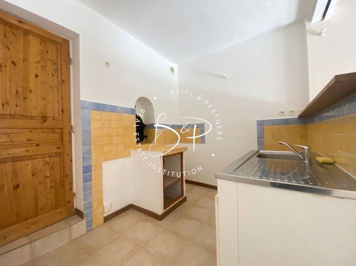 Image No.7-10 Bed House for sale