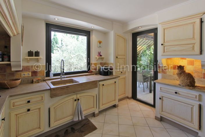 Image No.9-3 Bed House for sale