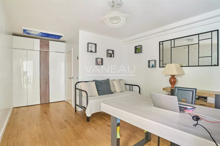 Image No.20-4 Bed Apartment for sale