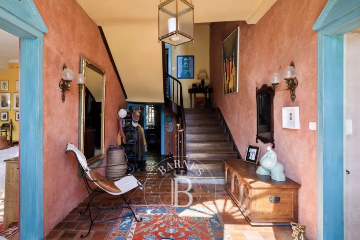 Image No.7-5 Bed House for sale