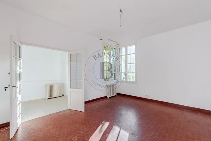 Image No.15-4 Bed House for sale
