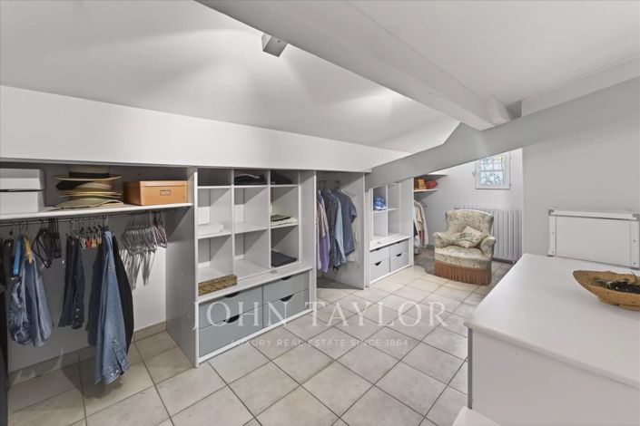 Image No.16-5 Bed House for sale