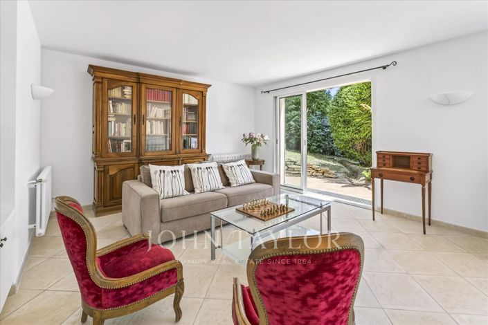 Image No.19-5 Bed House for sale