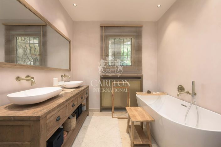 Image No.14-11 Bed House for sale