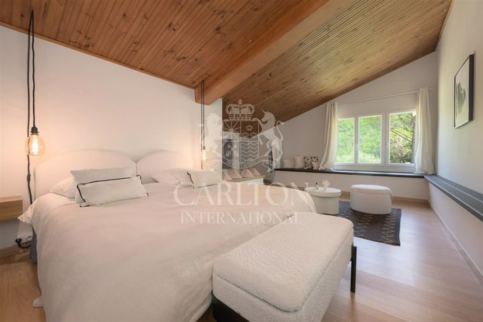 Image No.18-11 Bed House for sale