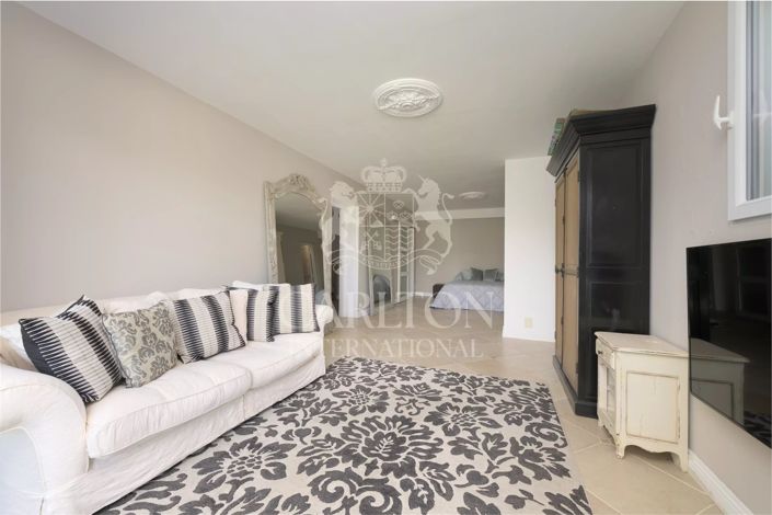 Image No.41-4 Bed House for sale