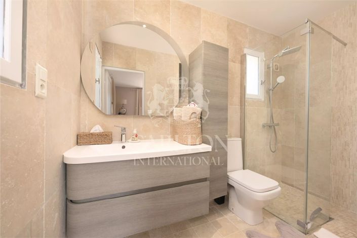 Image No.42-4 Bed House for sale