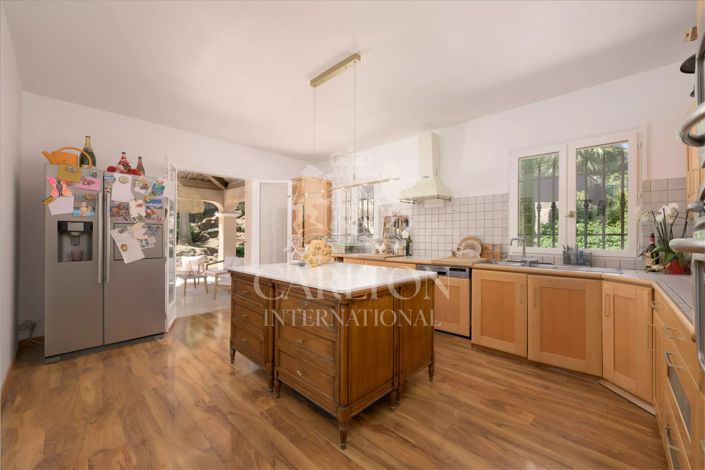 Image No.7-4 Bed House for sale