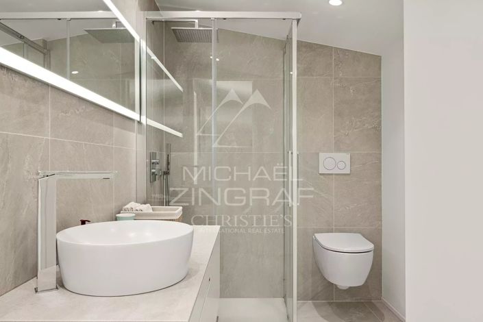 Image No.11-3 Bed House for sale