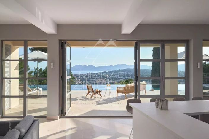 Image No.4-5 Bed House for sale