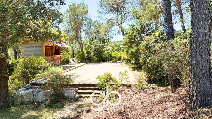 Image No.8-5 Bed House for sale