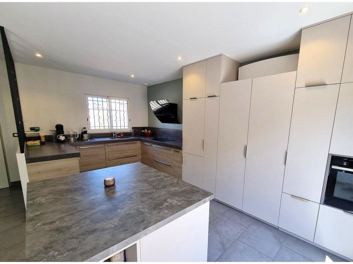 Image No.4-4 Bed House for sale