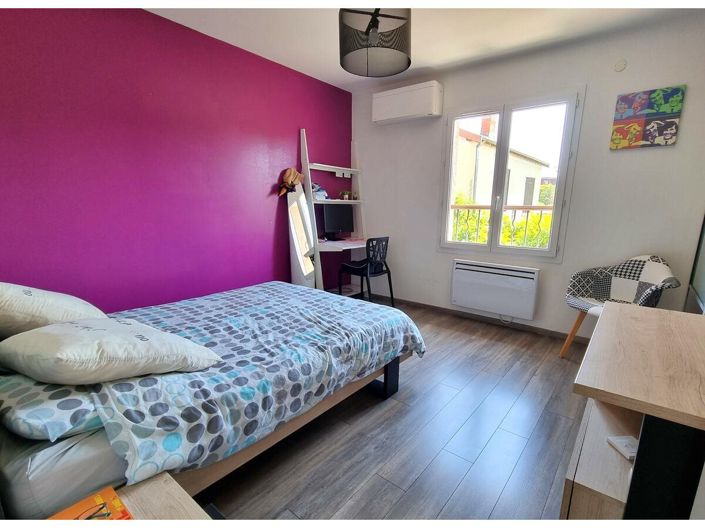 Image No.8-4 Bed House for sale