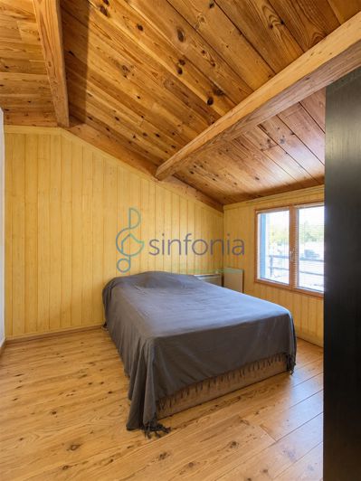 Image No.8-6 Bed House for sale