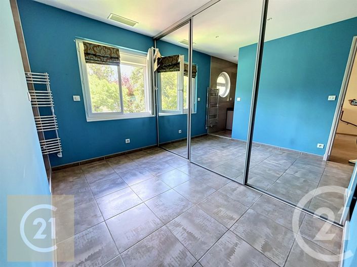 Image No.8-2 Bed House for sale