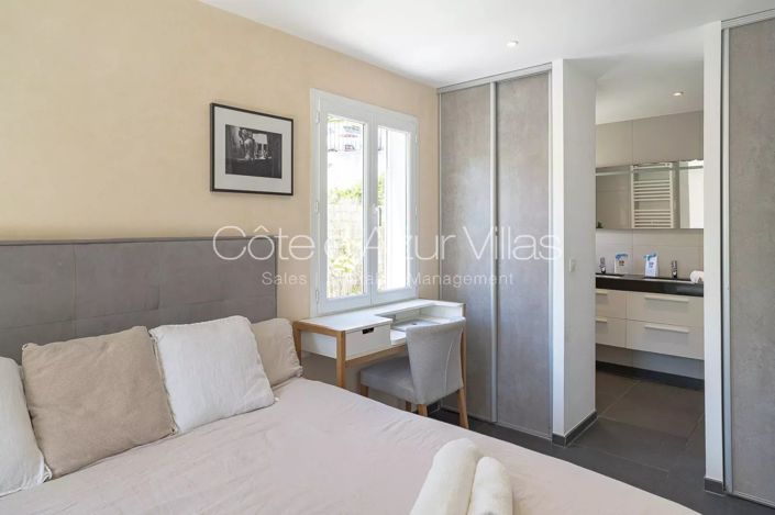 Image No.11-3 Bed House for sale