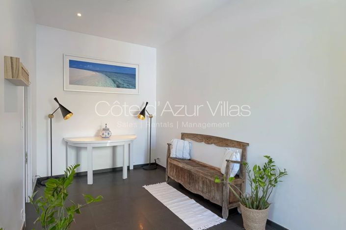 Image No.13-3 Bed House for sale