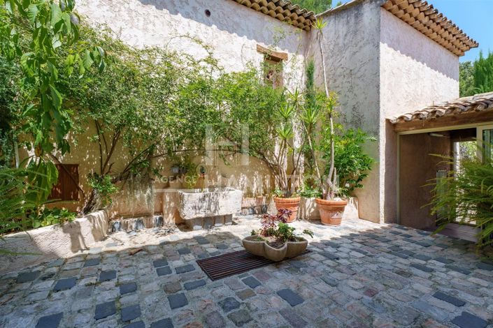 Image No.18-4 Bed House for sale