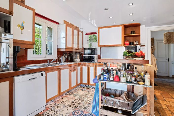 Image No.6-4 Bed House for sale