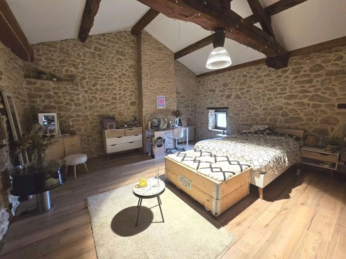 Image No.12-5 Bed House for sale