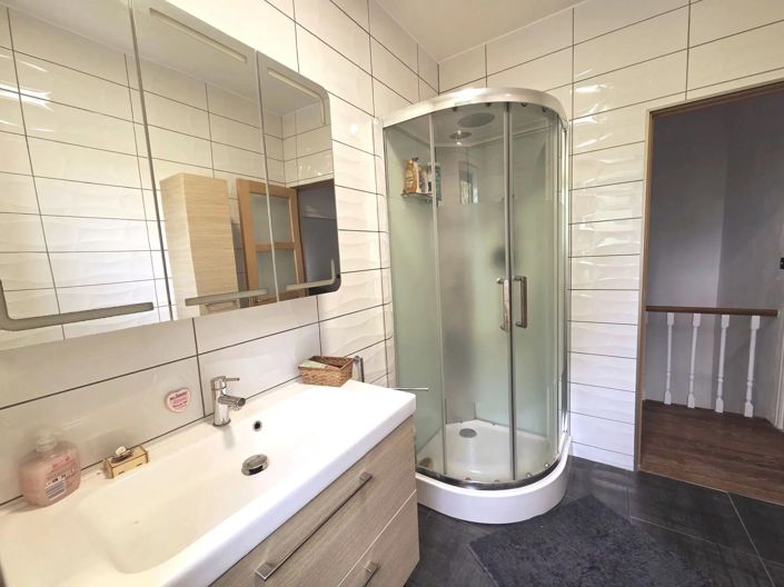 Image No.16-5 Bed House for sale