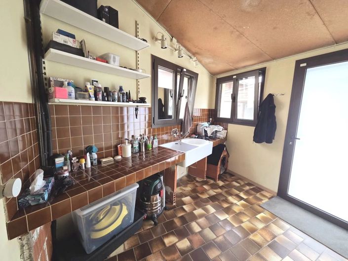 Image No.19-5 Bed House for sale