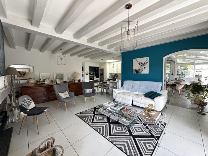 Image No.2-4 Bed House for sale
