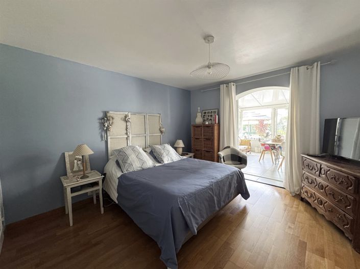 Image No.9-4 Bed House for sale