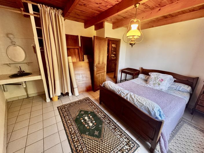 Image No.17-9 Bed House for sale
