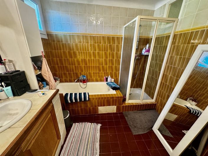 Image No.33-9 Bed House for sale