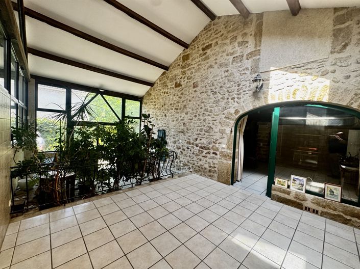 Image No.6-9 Bed House for sale