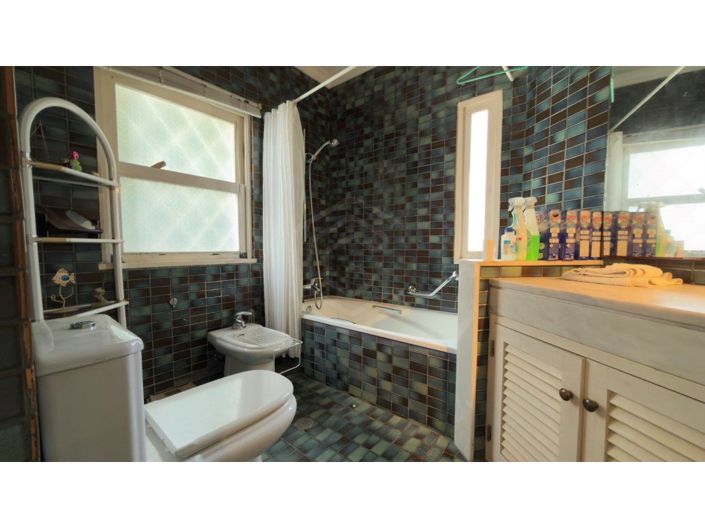 Image No.32-2 Bed House for sale