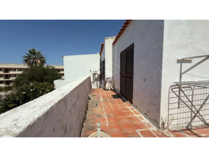 Image No.40-2 Bed House for sale