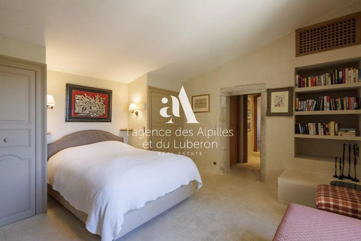 Image No.28-8 Bed House for sale