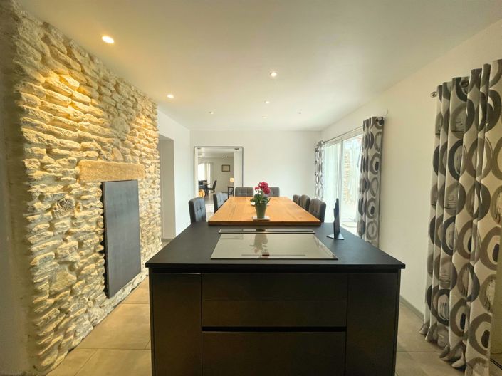 Image No.18-4 Bed House for sale