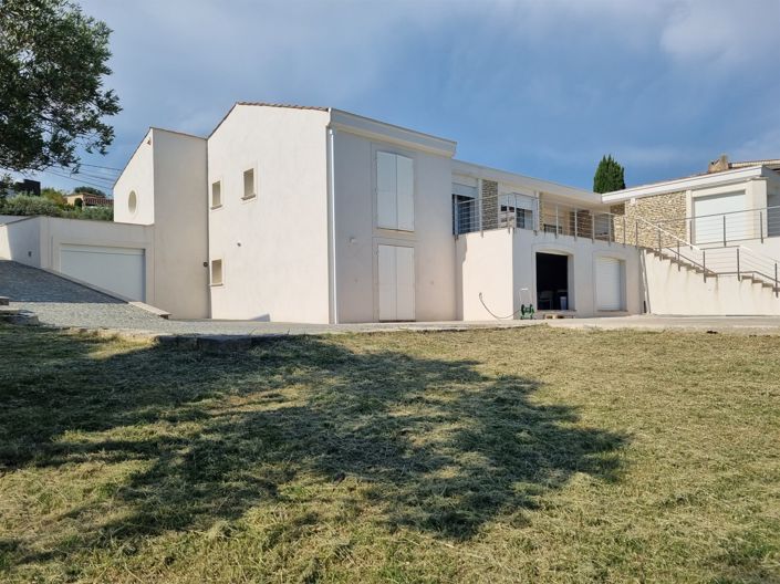Image No.2-4 Bed House for sale