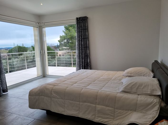 Image No.26-4 Bed House for sale