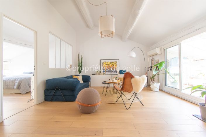 Image No.25-4 Bed House for sale