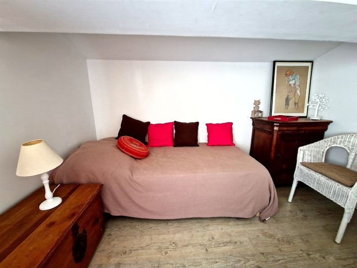 Image No.10-4 Bed House for sale