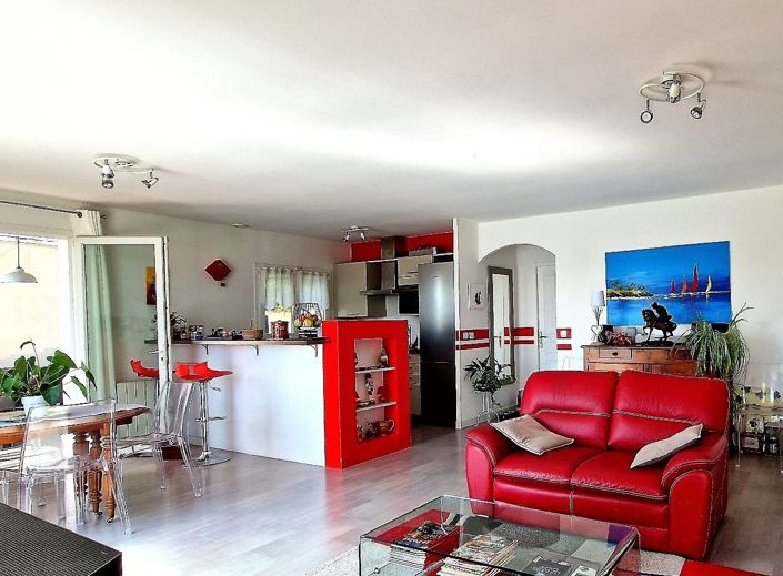 Image No.2-4 Bed House for sale