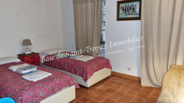 Image No.12-4 Bed House for sale