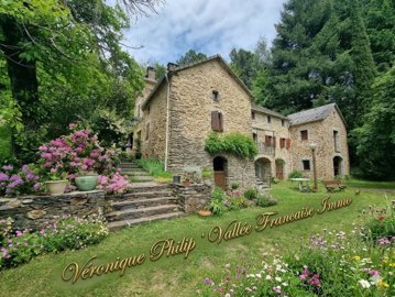 1 - Saint-Étienne-Vallée-Française, House