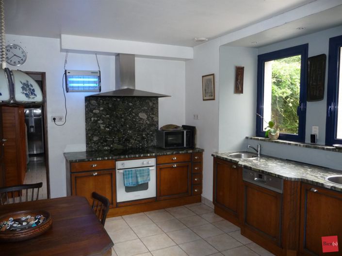 Image No.17-4 Bed Property for sale
