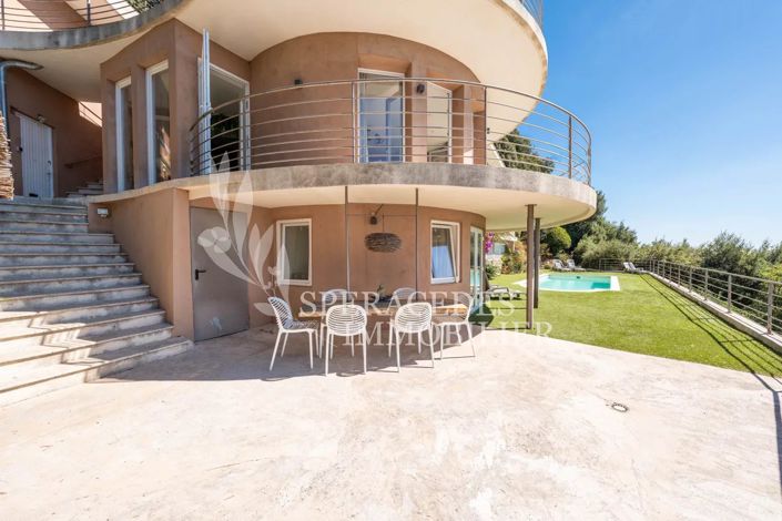 Image No.17-5 Bed House for sale