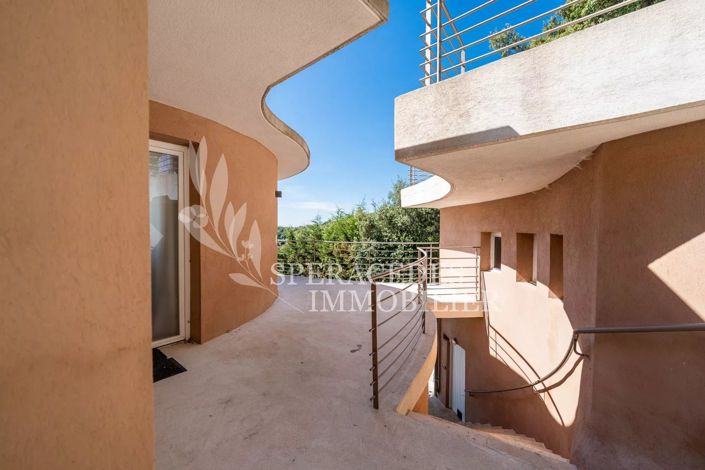 Image No.18-5 Bed House for sale