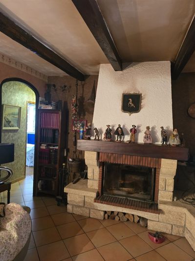 Image No.5-2 Bed House for sale