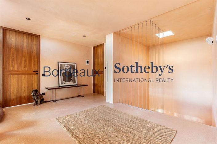 Image No.10-5 Bed House for sale