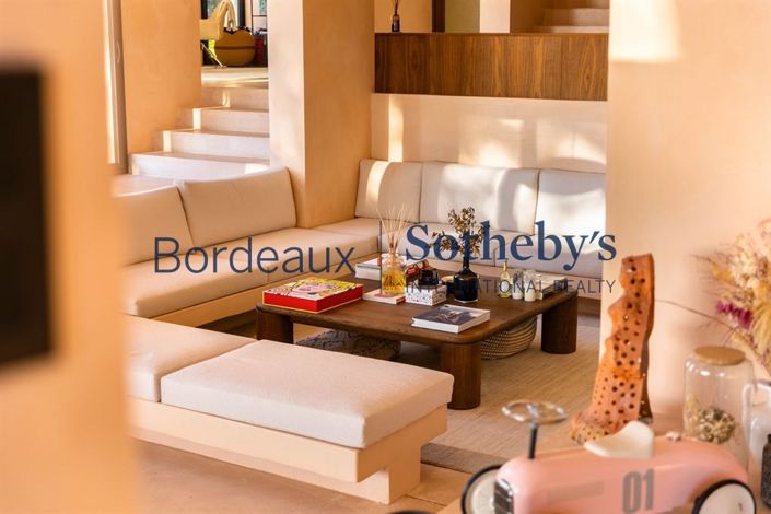 Image No.5-5 Bed House for sale